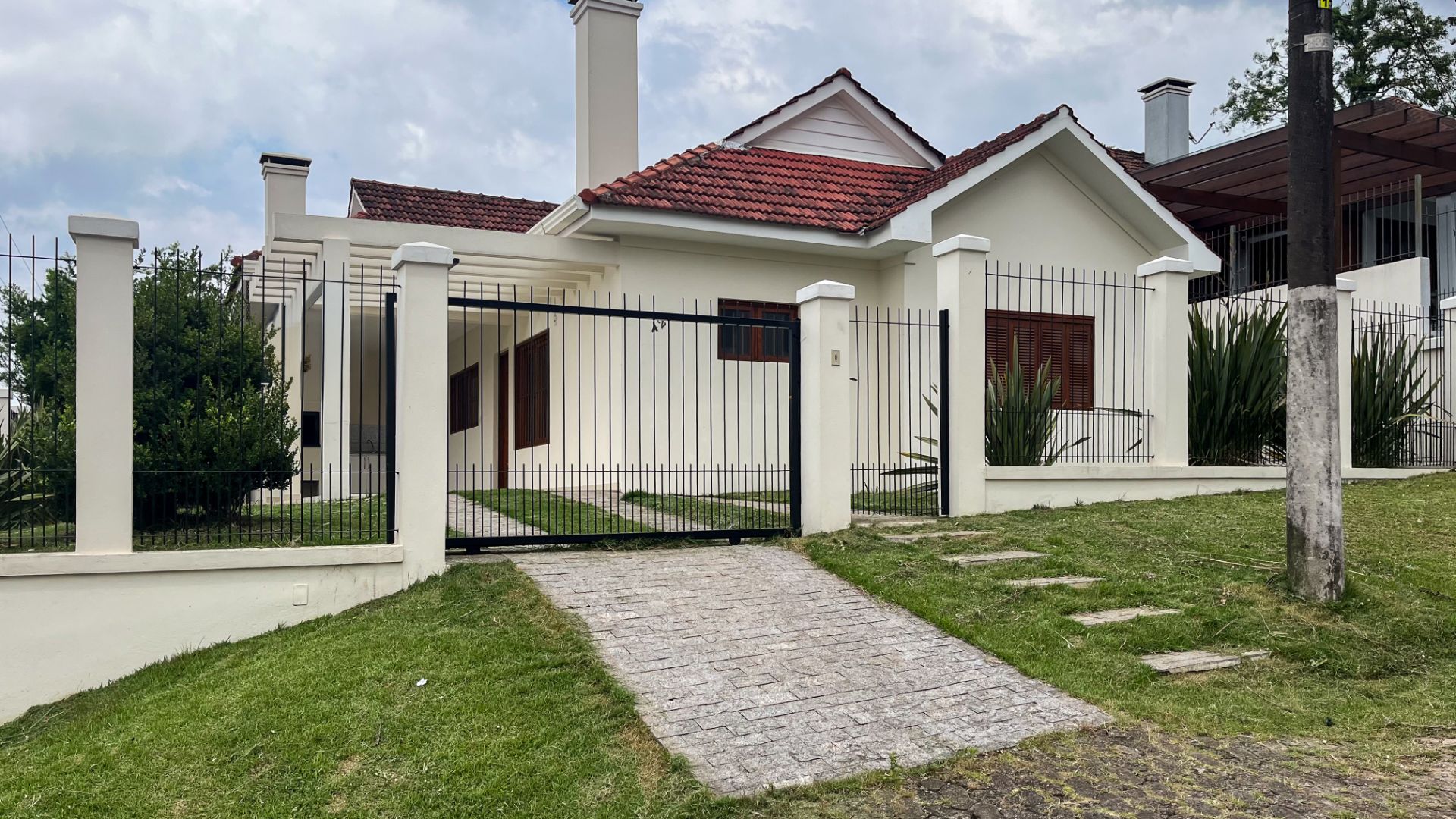 Casa no Country com 3 dormitórios, 1 suíte