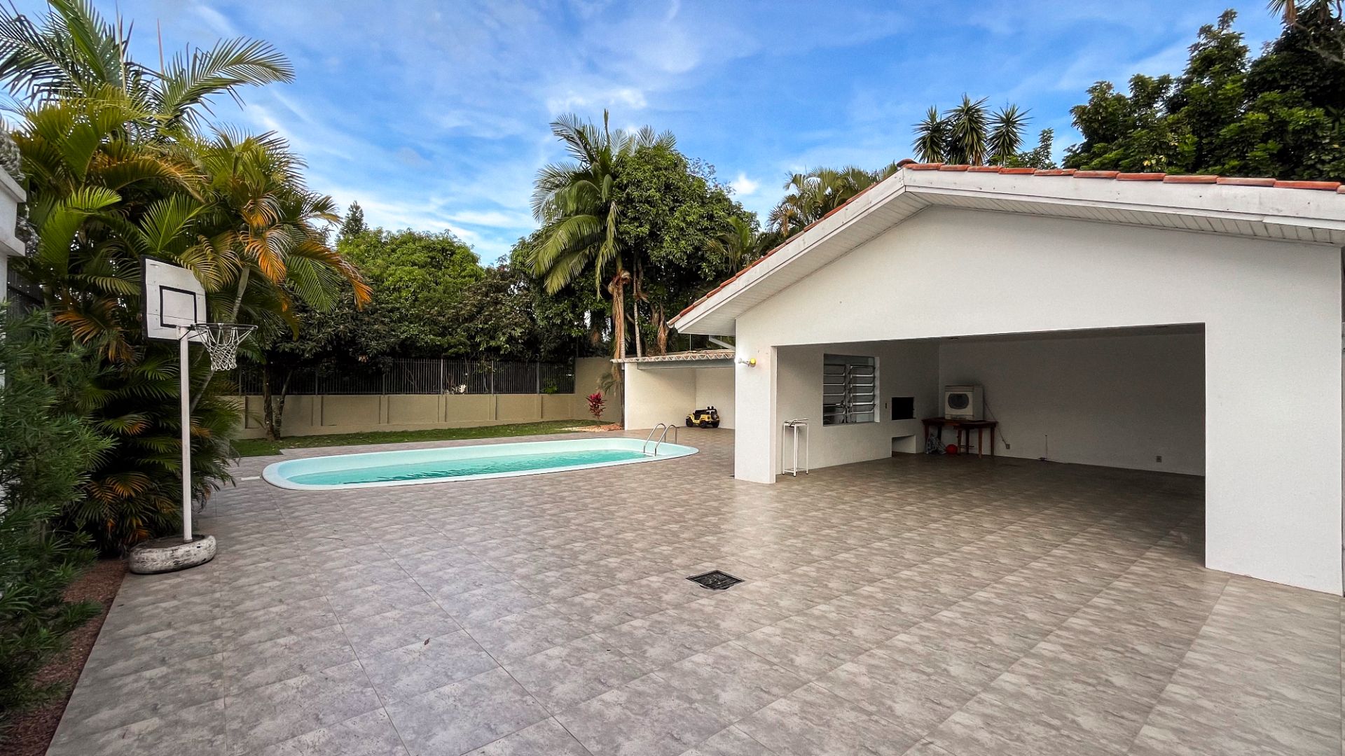 Casa no Goiás com amplo pátio com piscina e 4 dormitórios - Foto 27