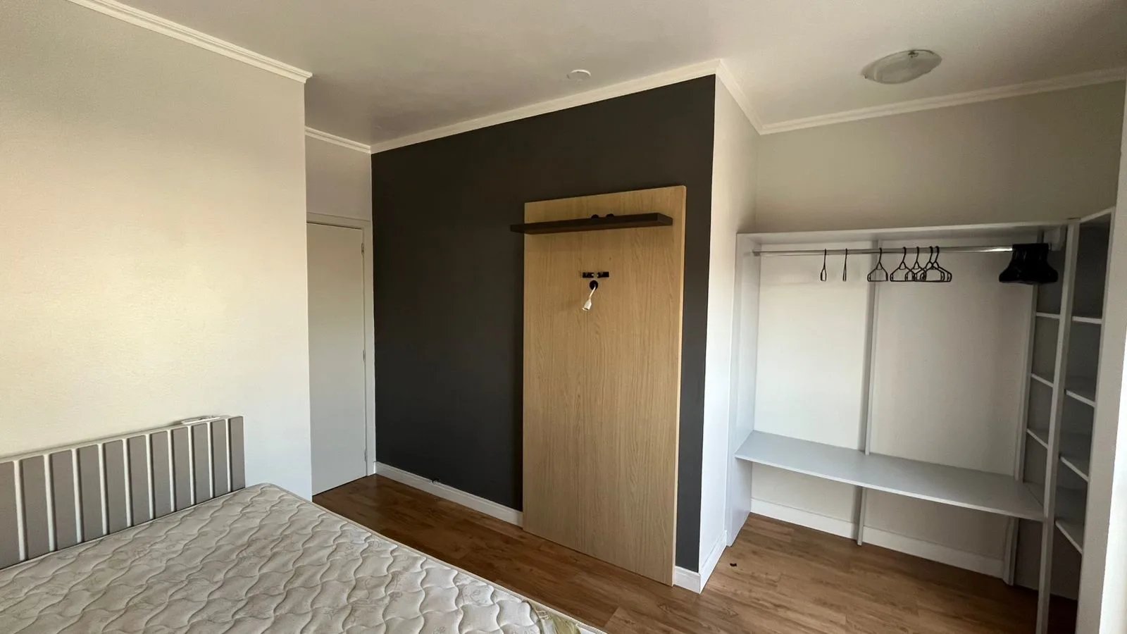 Duplex com excelente localização , 2 dormitórios com sacada - Foto 6