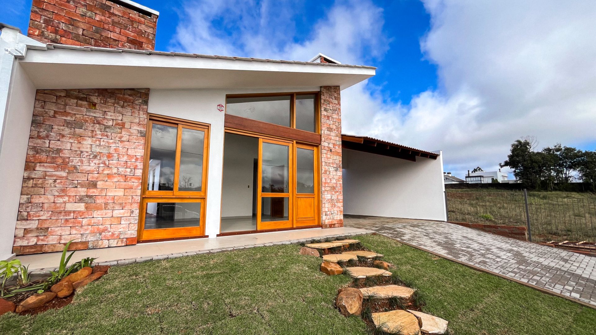 Casa no Jardim das Flores com 3 dormitórios,Suíte e Piscina. - Foto 4