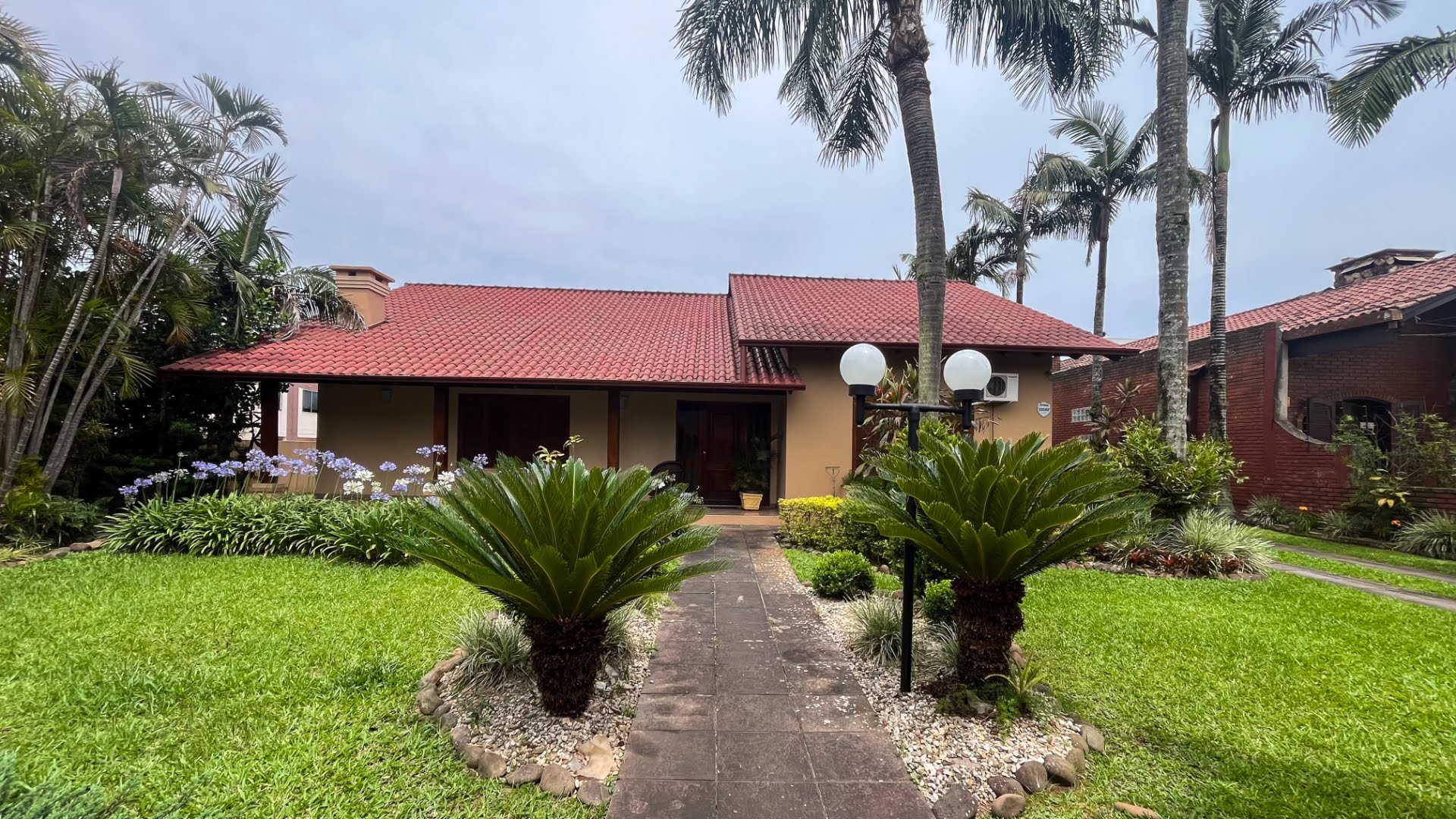 Casa no Goiás com 4 dormitórios e piscina