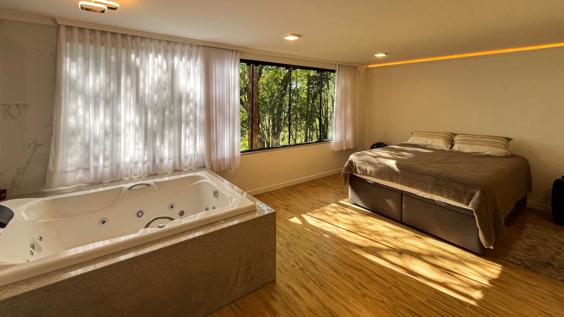Chácara no Country com 2 dormitórios, suíte, piscina e sauna - Foto 7