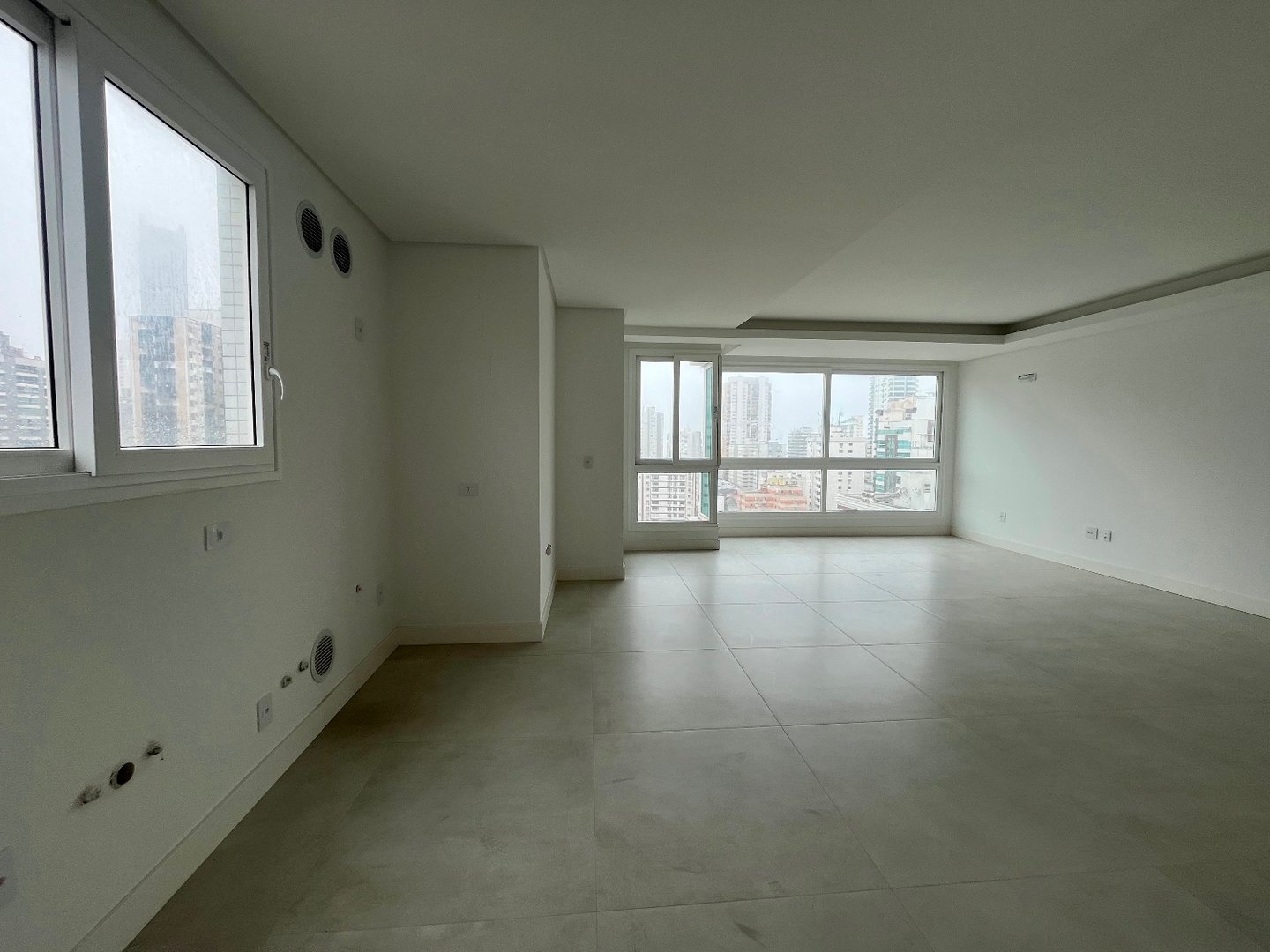 Apartamento no Edifício Camboas Residence à venda em Balneário Camboriú — foto 4