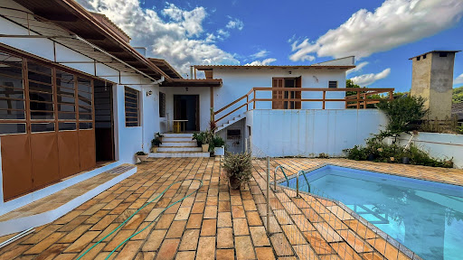 Casa de esquina no Centro com 3 dormitórios e piscina - Foto 4