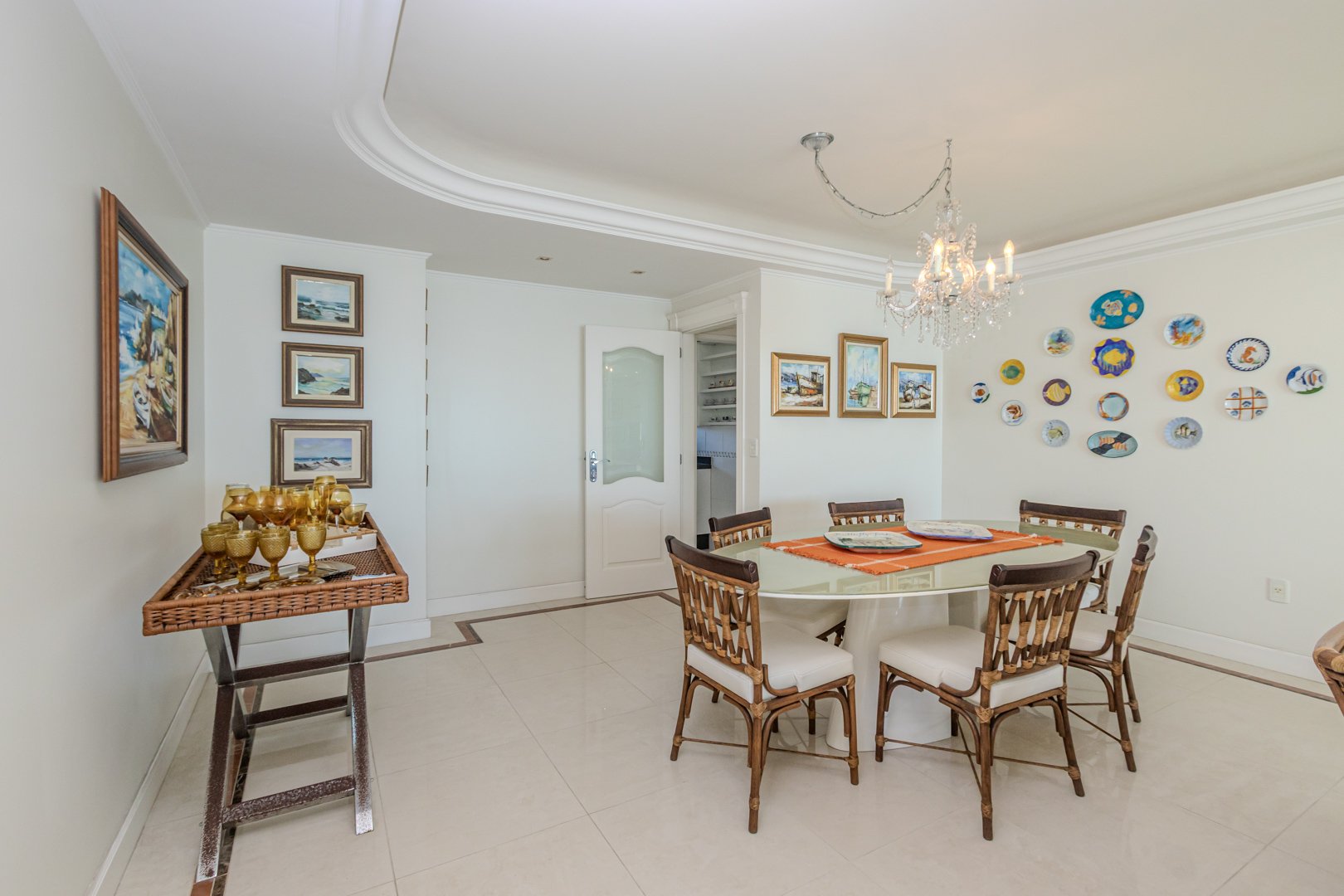 Apartamento Frente Mar em Villa Cora à venda no centro de Balneário Camboriú — foto 4