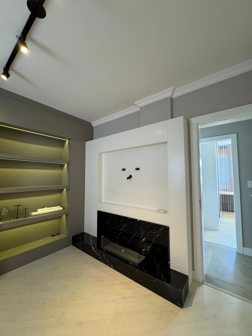 Apartamento no Centro com 3 dormitórios, sendo 1 suíte. - Foto 11