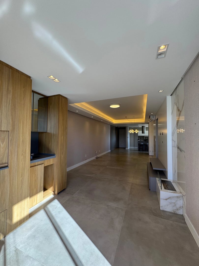 Apartamento no Centro com 3 dormitórios, sendo 1 suíte. - Foto 17