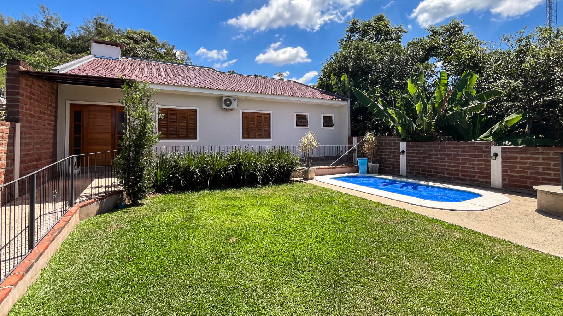 Casa no bairro Germania com 3 dormitórios, pátio e piscina - Foto 3