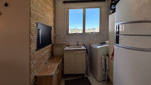 Apartamento no Centro com 2 dormitórios e sacada - Foto 6