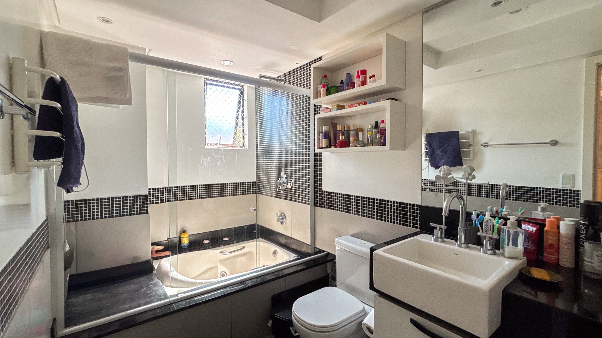 Apartamento 1 por andar com  3 suítes no Santo Inácio - Foto 17
