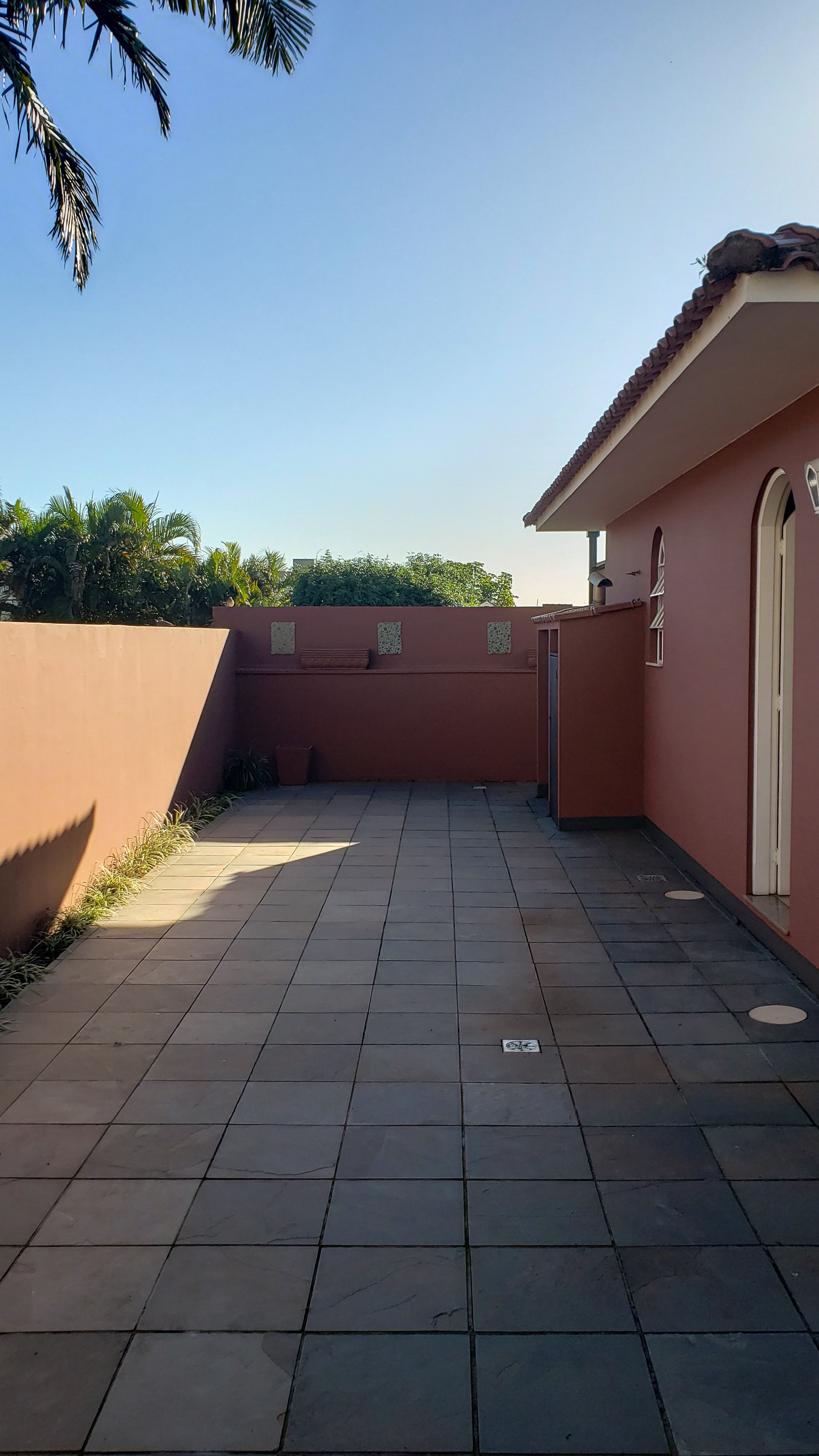 Casa no Universitário com 4 dormitórios e amplo pátio - Foto 19