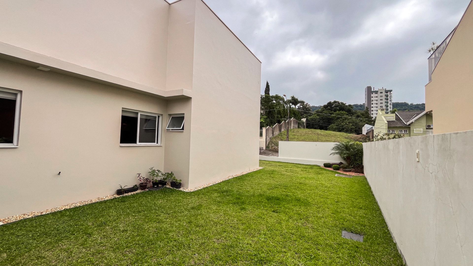Casa no Santo Inácio com 4 dormitórios, 3 Suítes e Piscina - Foto 31
