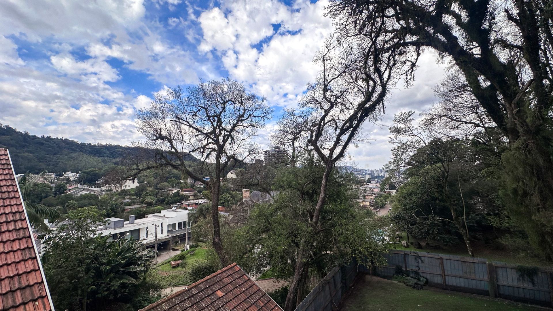 Casa no Costa Leste com 3 suítes e amplo pátio - Foto 23