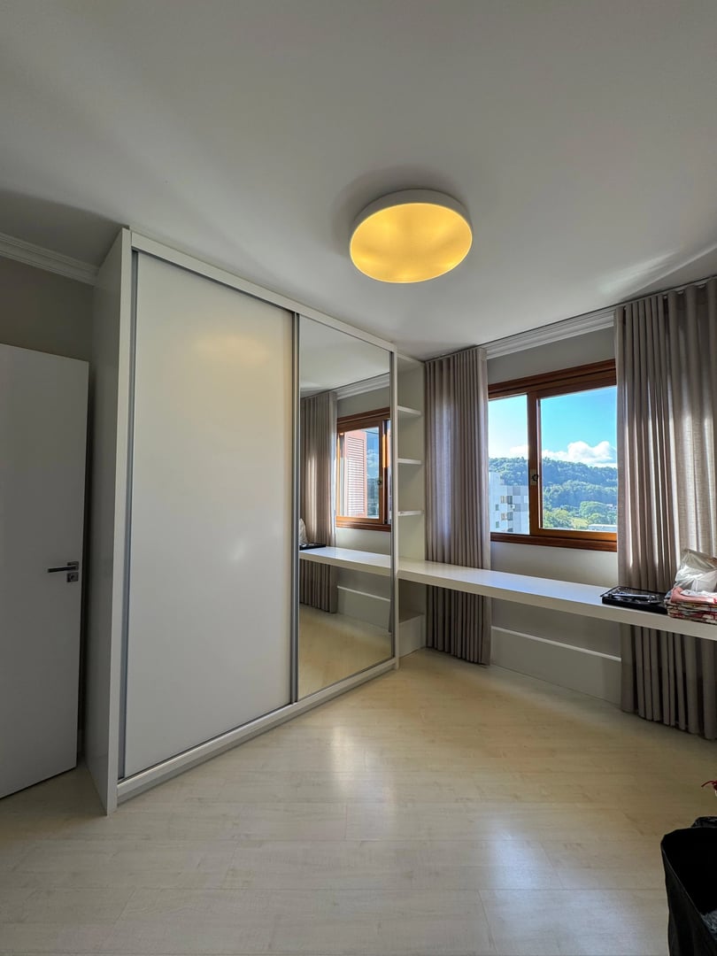 Apartamento no Centro com 3 dormitórios, sendo 1 suíte. - Foto 12