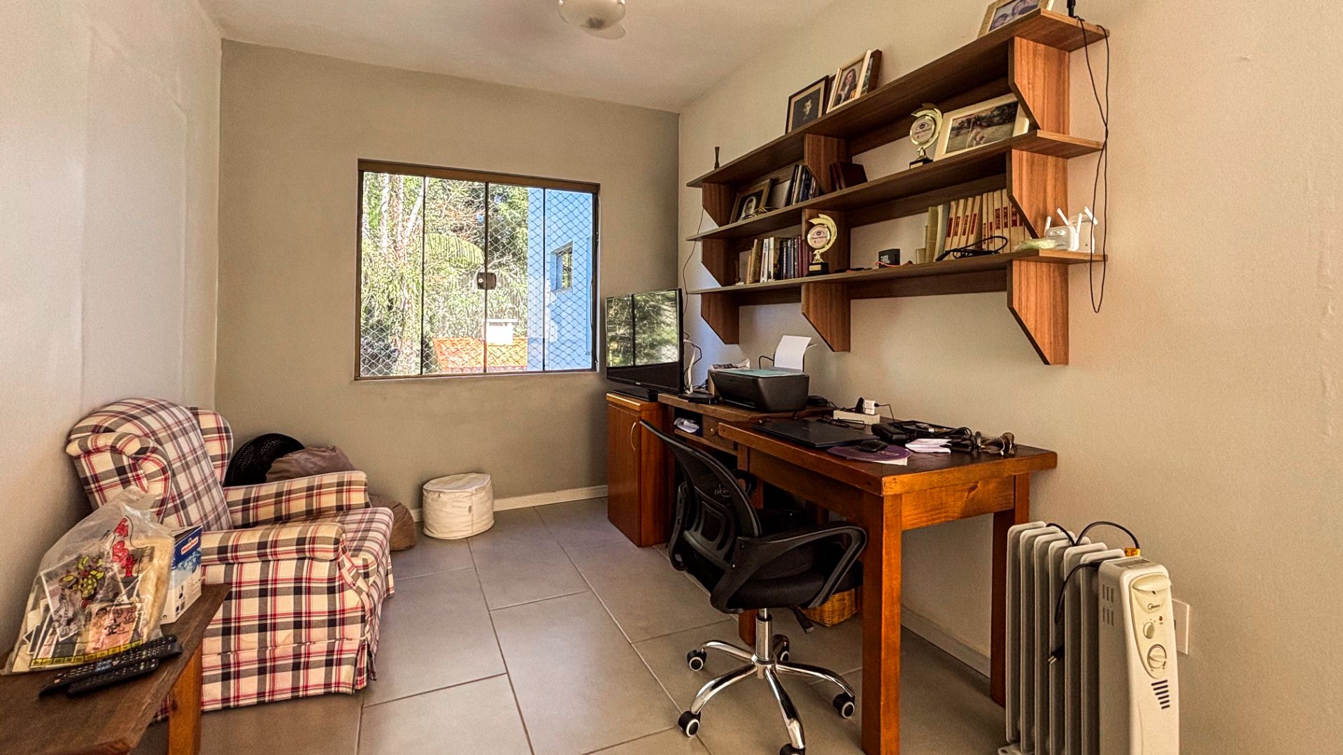 Excelente casa no Jardim Hortênsias - Foto 15