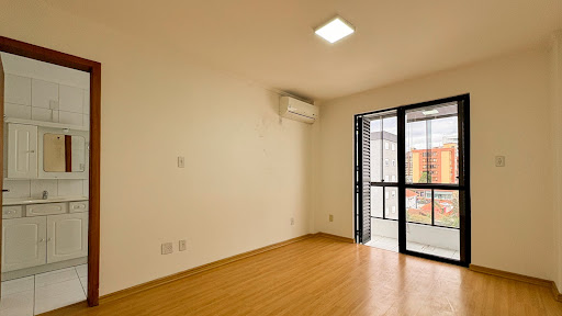 Apartamento no Centro com 3 dormitórios - Foto 8