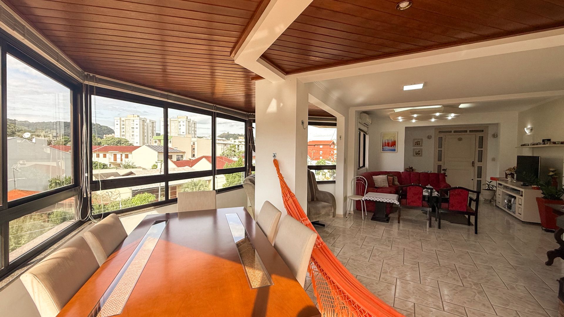 Apartamento no Santo Inácio com 3 dormitórios e sala ampla - Foto 7