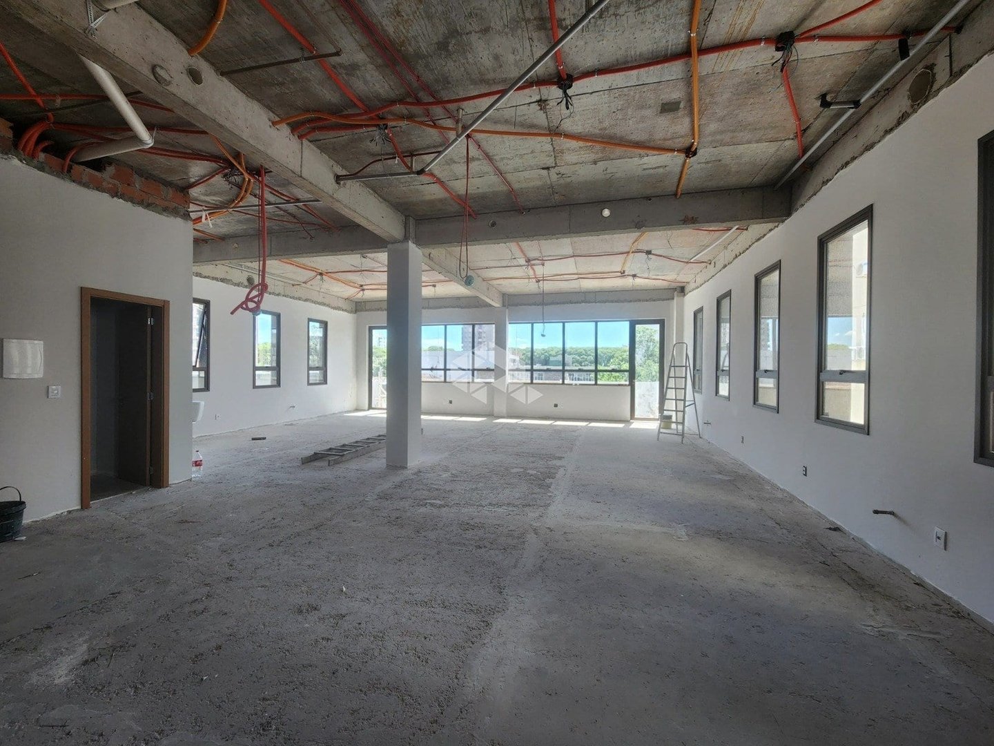 Sala comercial com 8 vagas em Santa Cruz do Sul