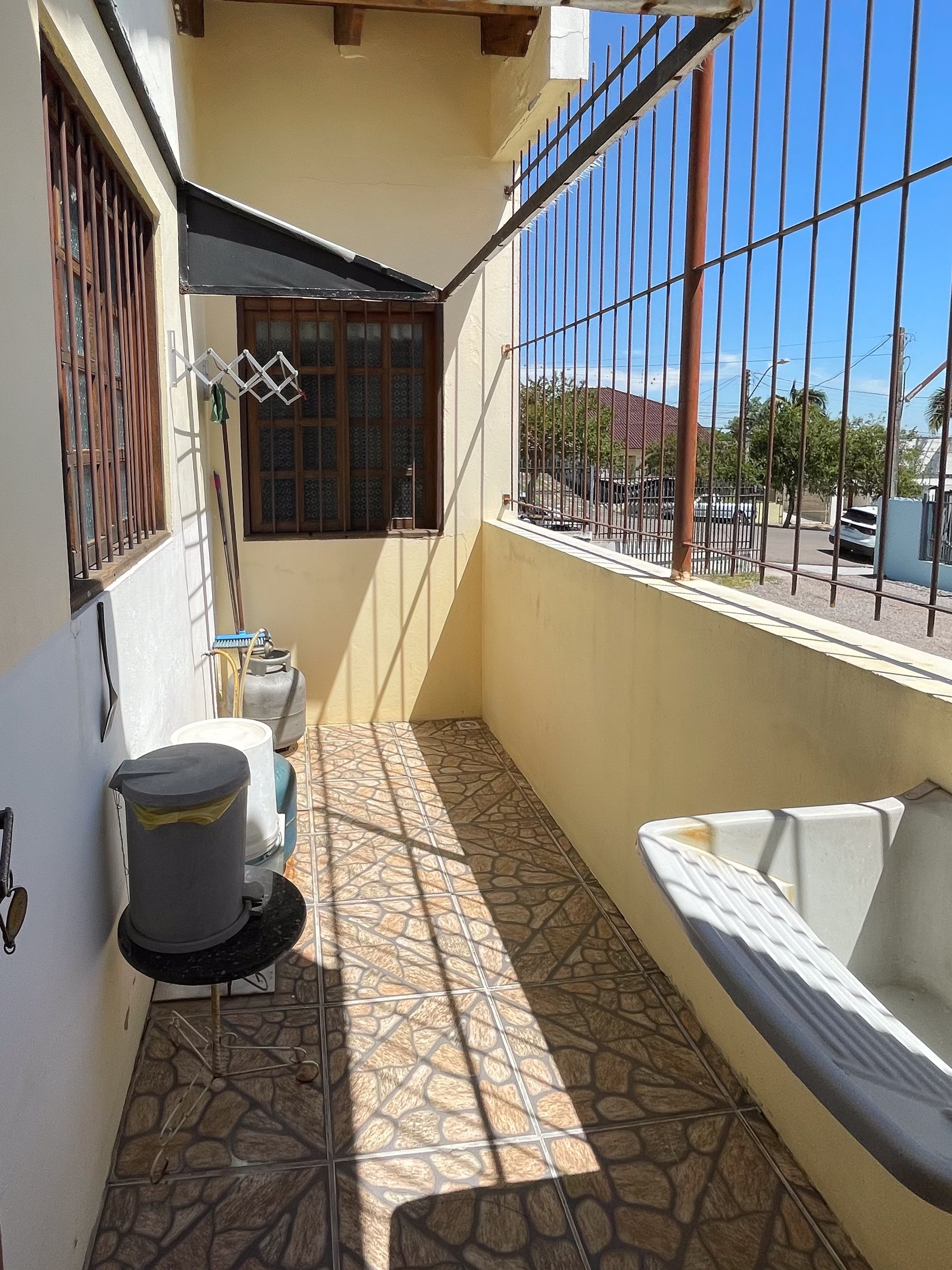 Casa no Goiás com 3 dormitórios e amplo pátio - Foto 11