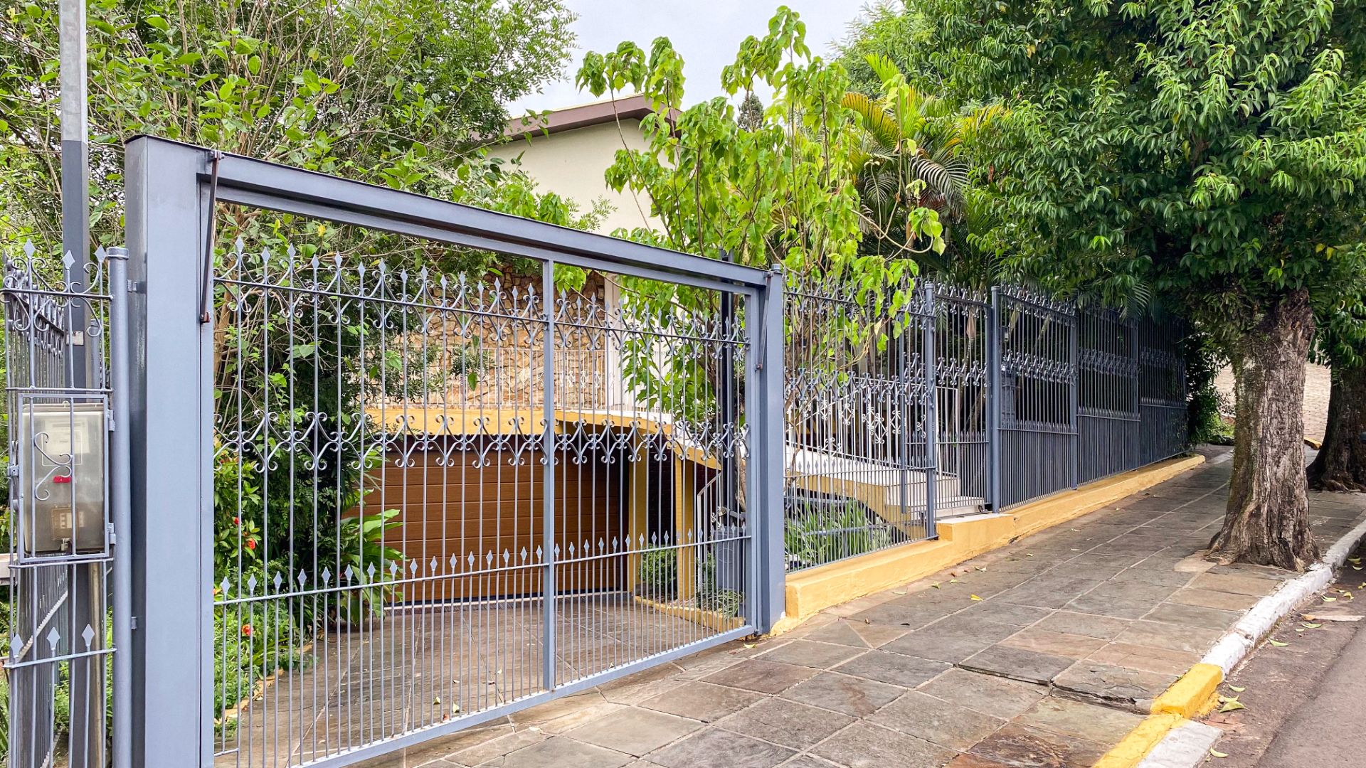 Casa na Independência com 3 dormitórios e piscina - Foto 5