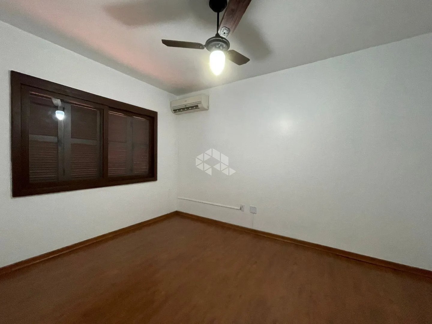 Casa com 4 quartos, 3 vagas e 291m² - Foto 10