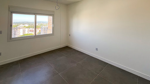 Apartamento Centro com 2 Dormitórios, suíte e Sacada Ampla. - Foto 7