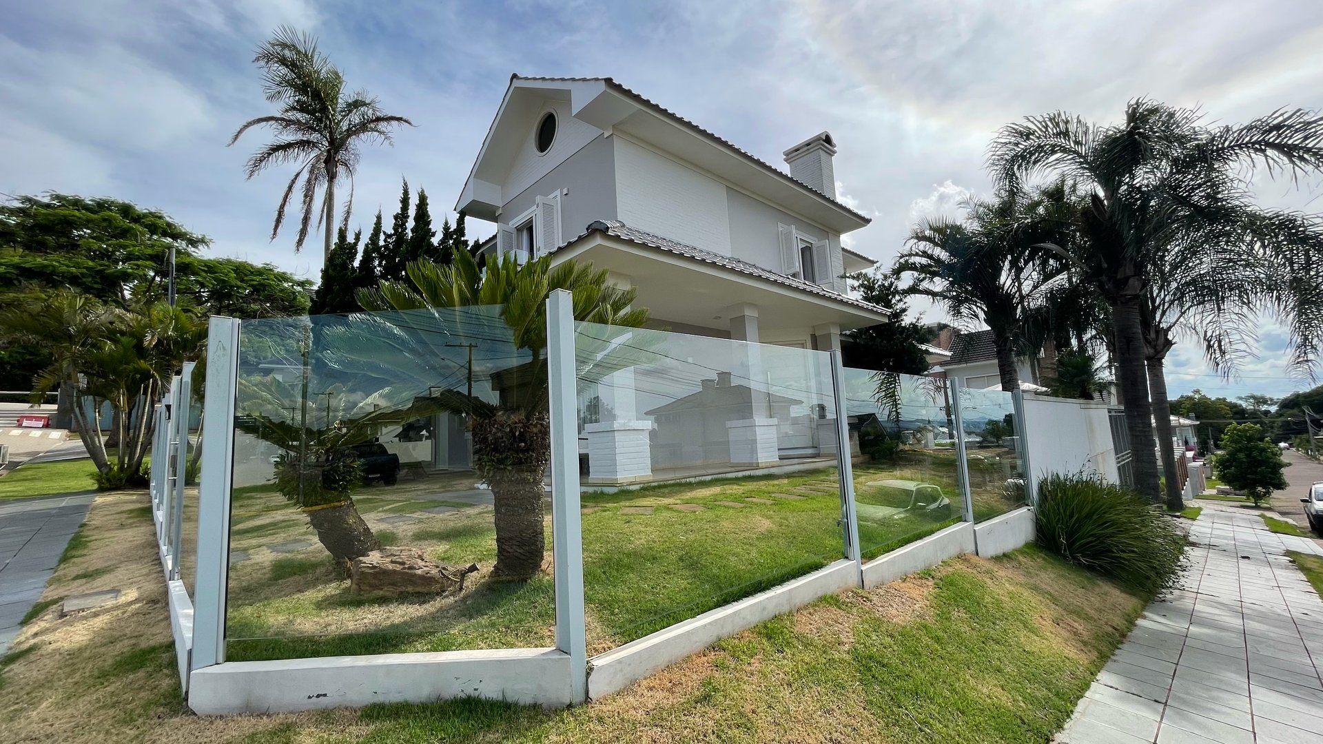 Casa de Condomínio no Country com 4 dormitórios