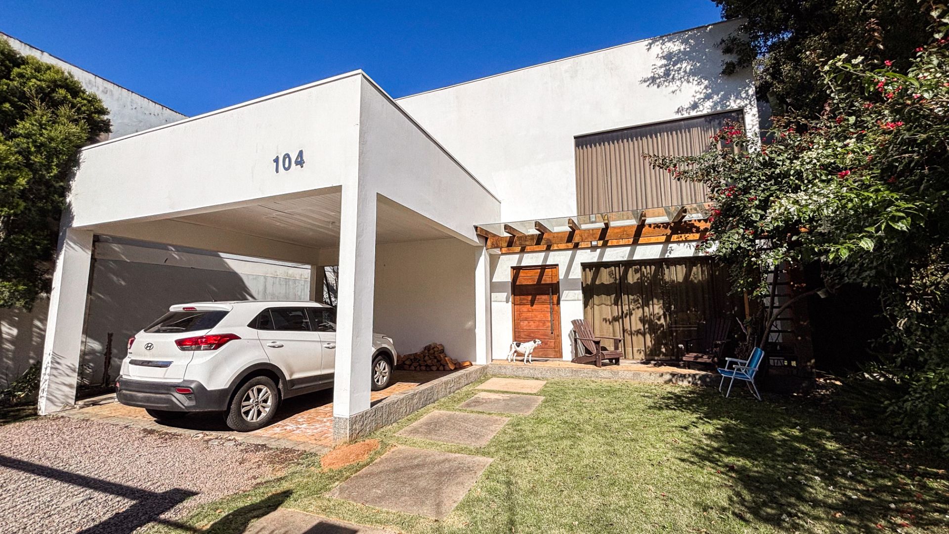 Excelente casa no Jardim Hortênsias
