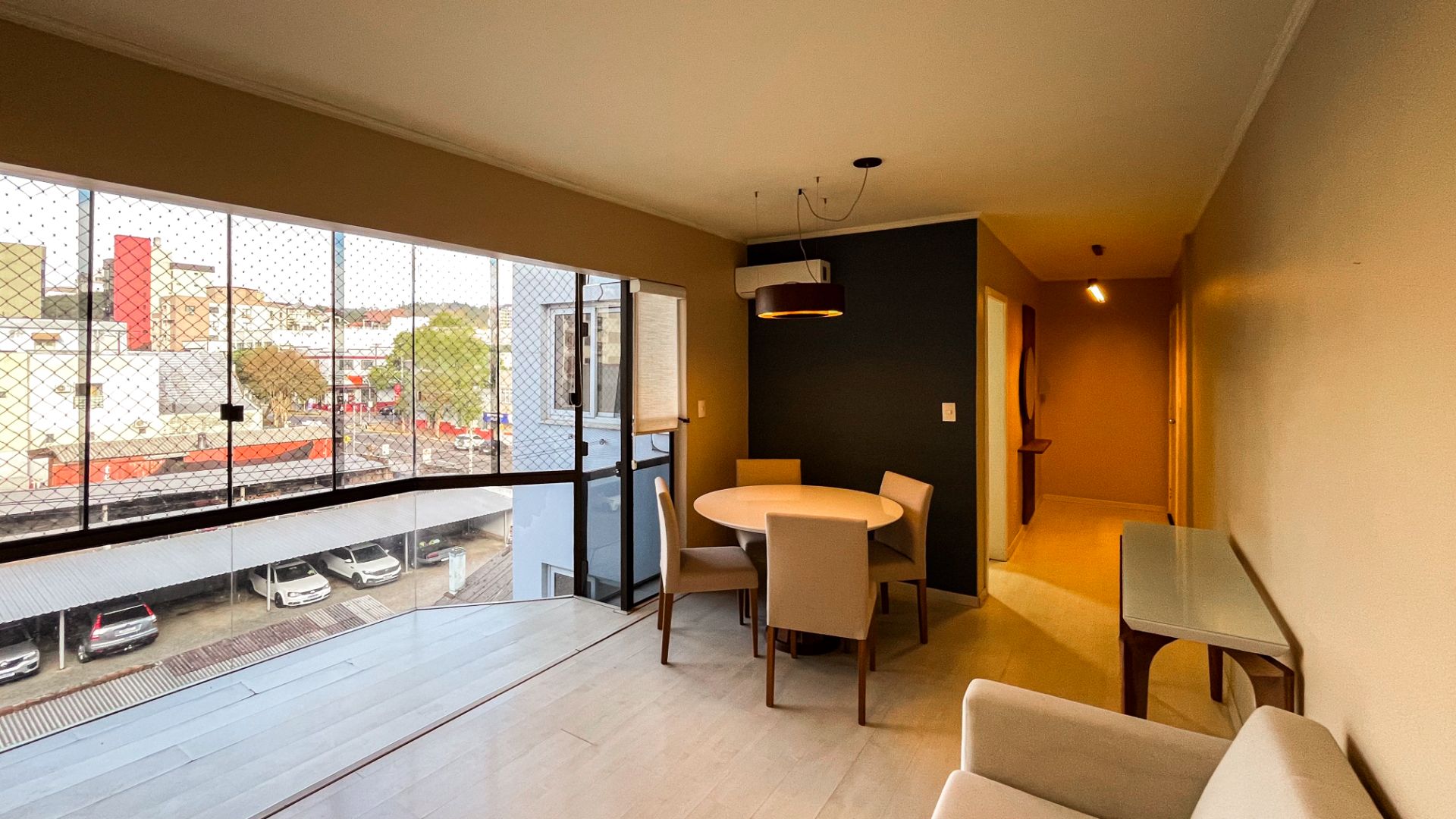 Apartamento Mobiliado no centro com 2 Dormitórios