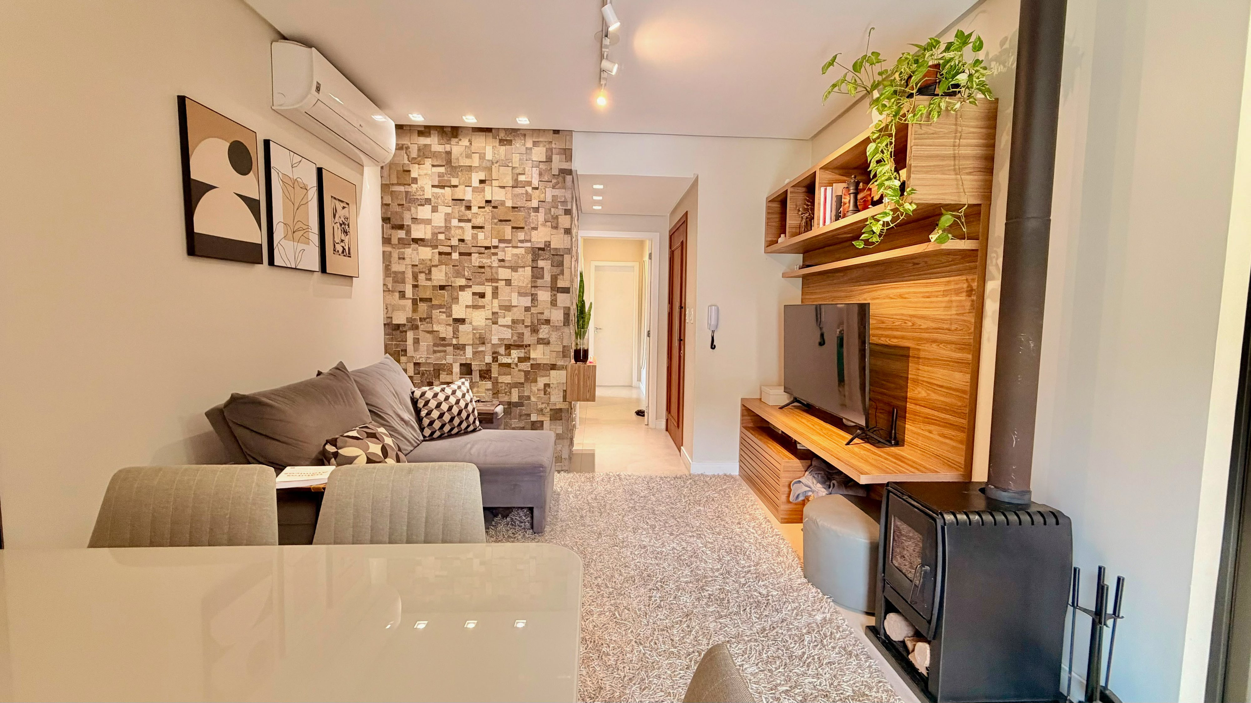 Apartamento no Centro com 2 Dormitórios e Suíte - Foto 6