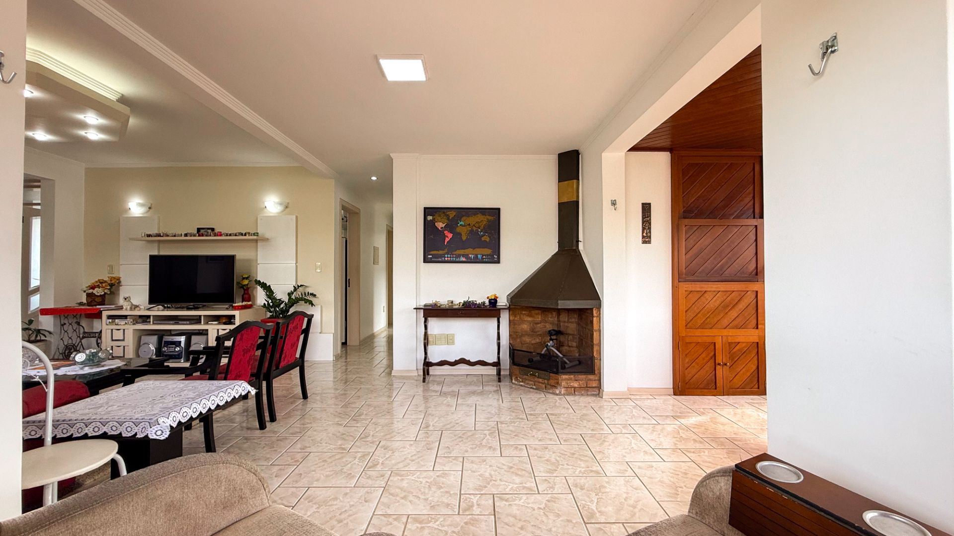 Apartamento no Santo Inácio com 3 dormitórios e sala ampla - Foto 10