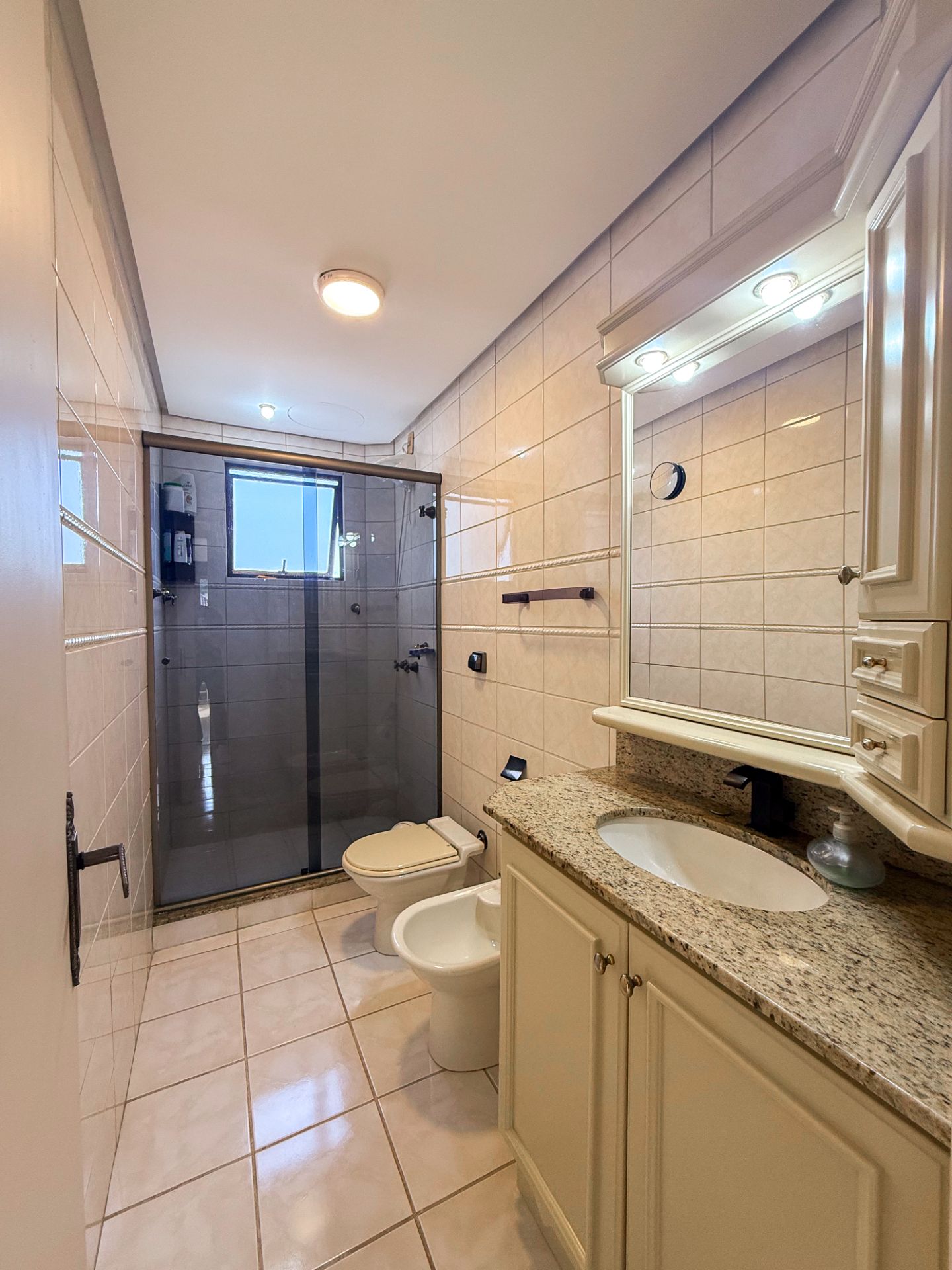 Apartamento no Santo Inácio com 3 dormitórios e sala ampla - Foto 14