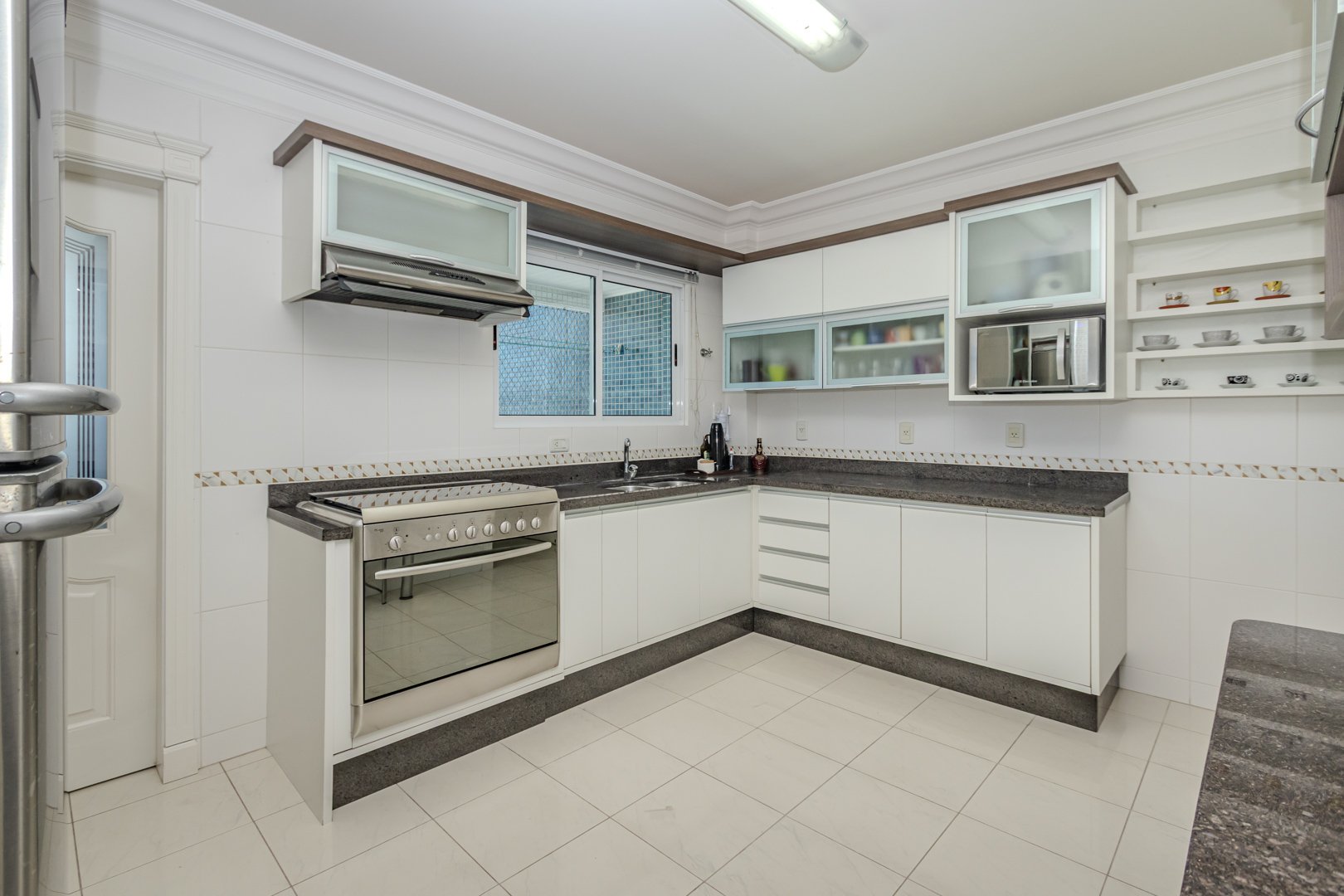Apartamento Frente Mar em Villa Cora à venda no centro de Balneário Camboriú — foto 12