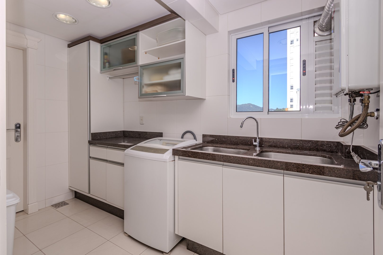 Apartamento Frente Mar em Villa Cora à venda no centro de Balneário Camboriú — foto 13