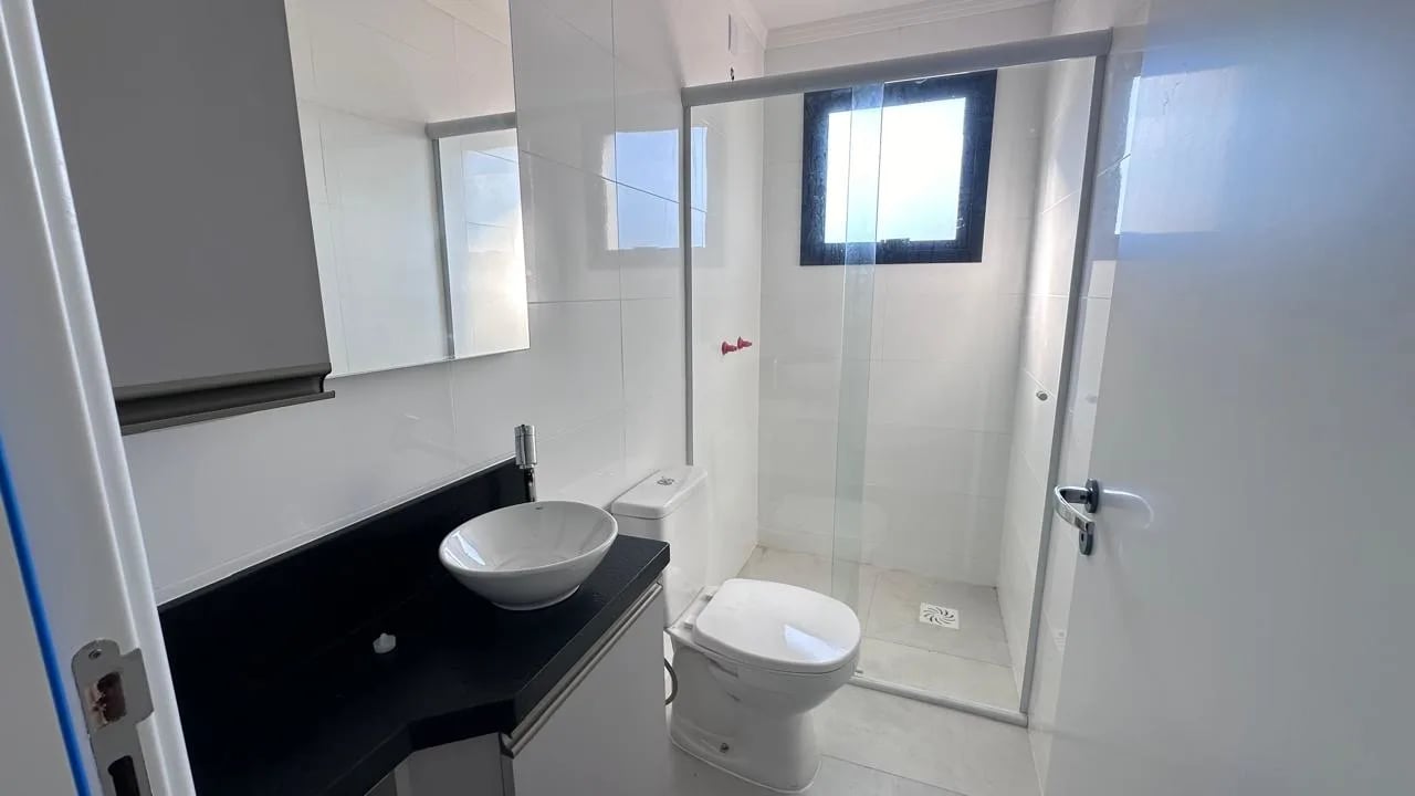 Apartamento no Centro com 2 dormitórios, sendo 1 suíte e 1 vaga de garagem. - Foto 5