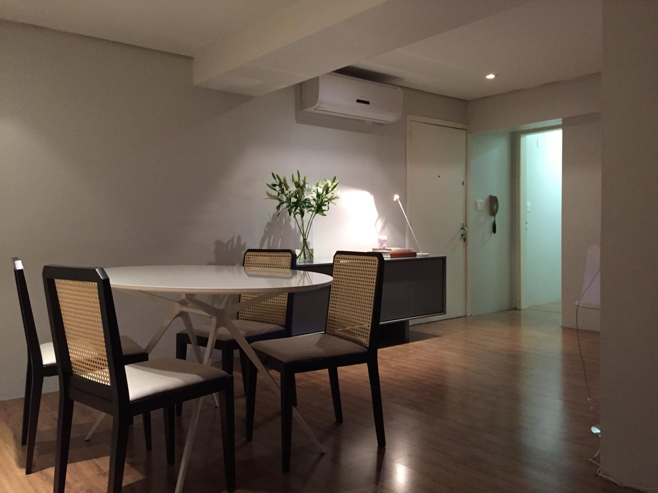 Com 92,48 privativos esse imóvel se destaca pelo living amplo, foto 3