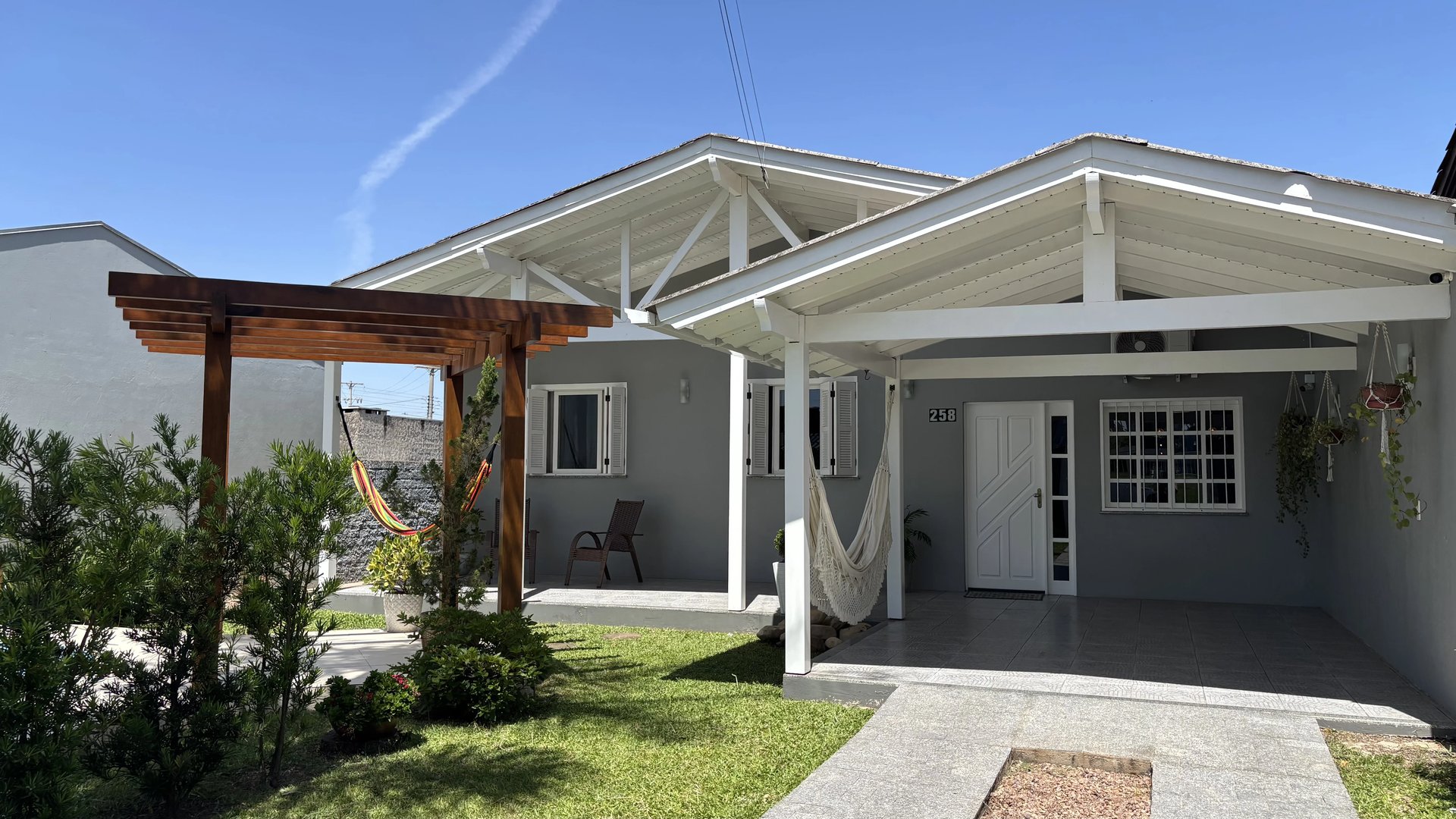 Casa no Arroio Grande com piscina e pátio.