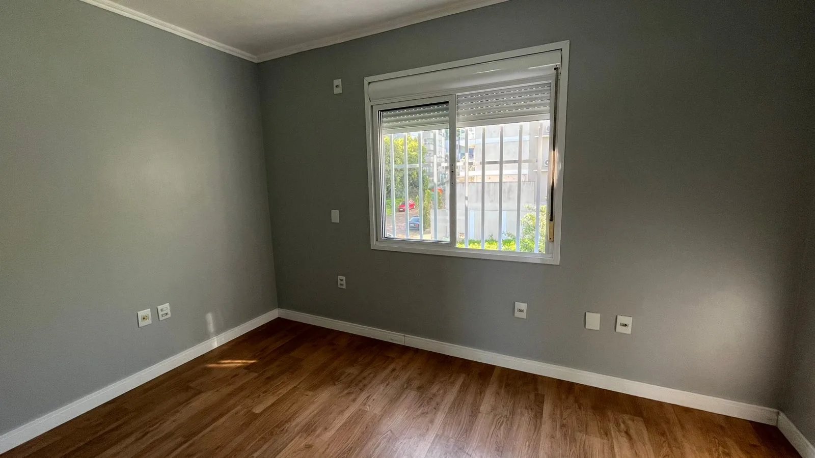 Duplex com excelente localização , 2 dormitórios com sacada - Foto 7