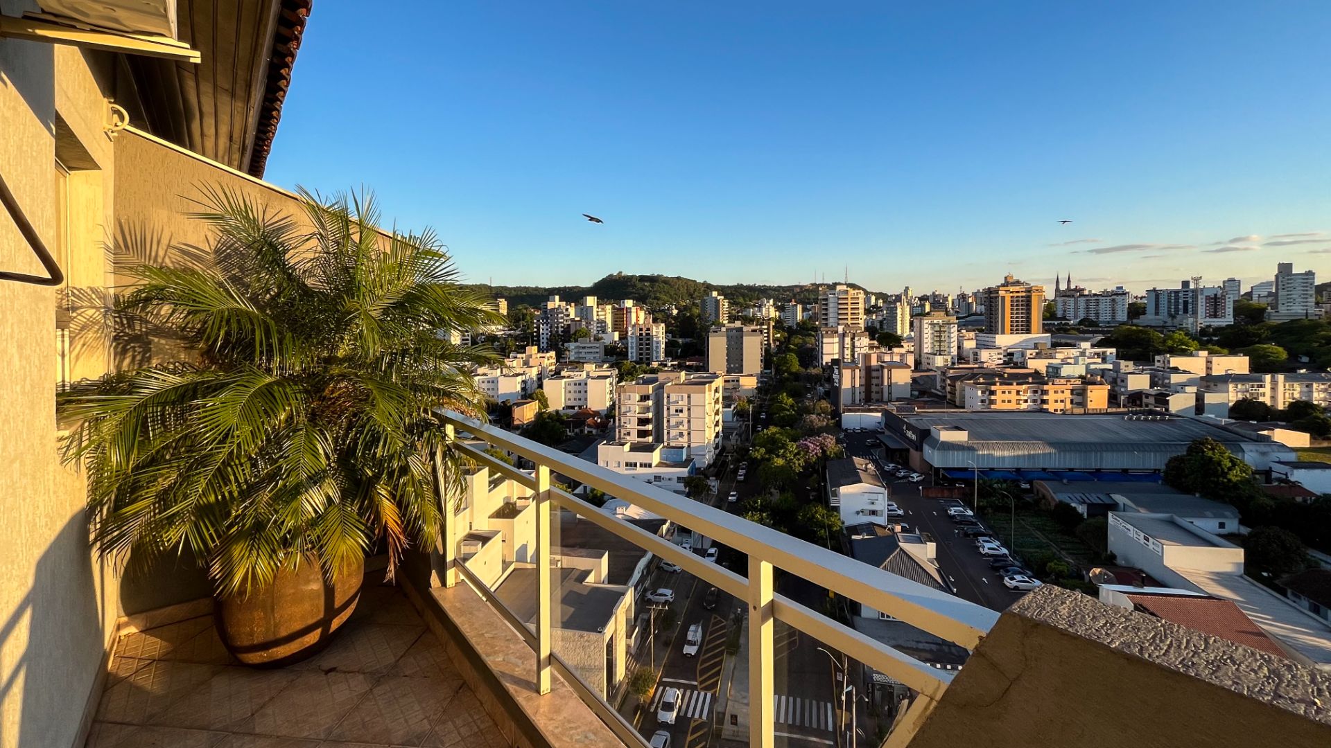 Cobertura no Santo Inacio com 3 dormitórios e terraço - Foto 20