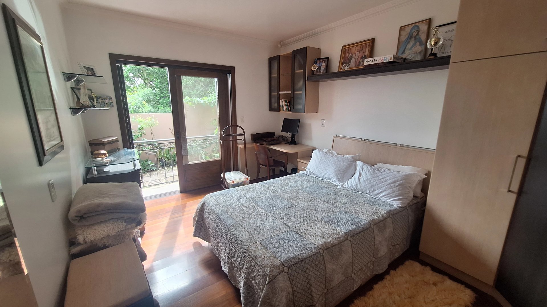 Linda casa de 4 dormitórios 3 suítes, 2 banheiros, piscina com salão de festas - Foto 18