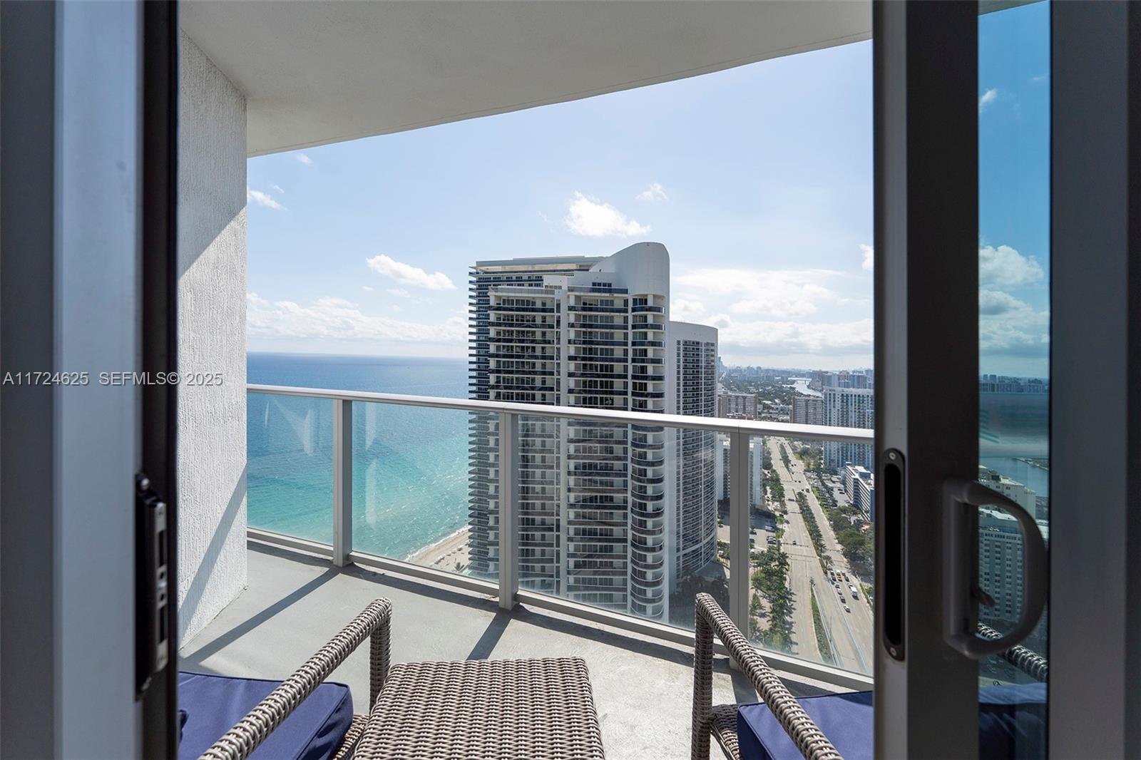 APARTAMENTO EM HOLLYWOOD - 1102843813 — foto 3
