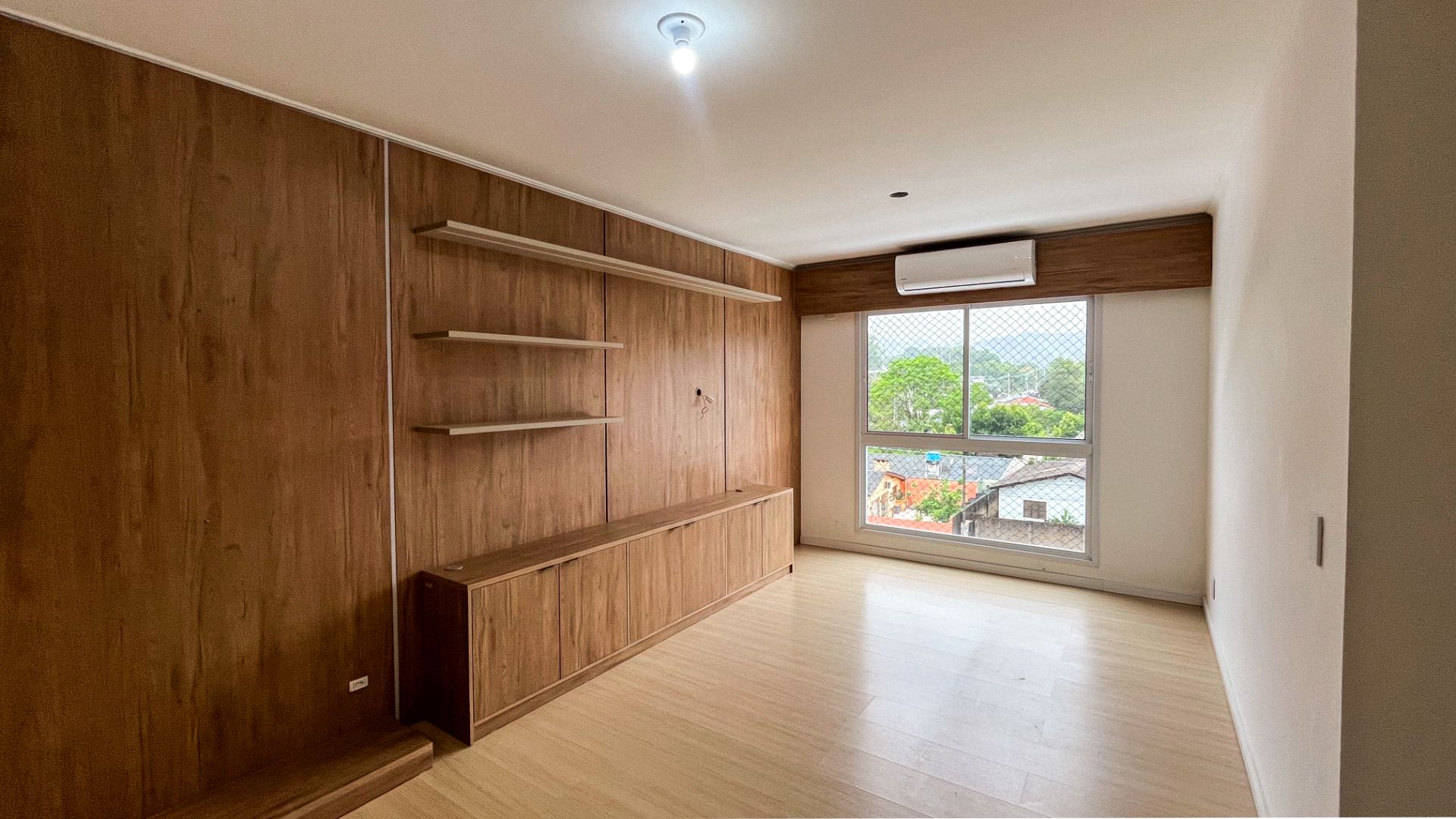 Apartamento no Lorenzo com 2 Dormitórios e Suíte