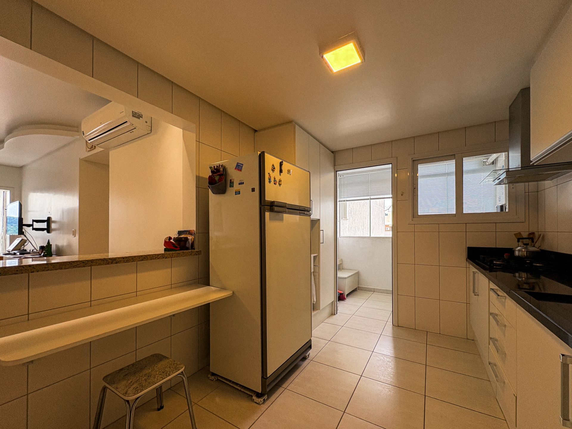 Apartamento no Centro com 3 dormitórios e  2 vagas - Foto 5