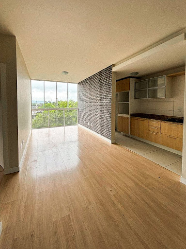 Apartamento no Parque Independência com 2 dormitórios