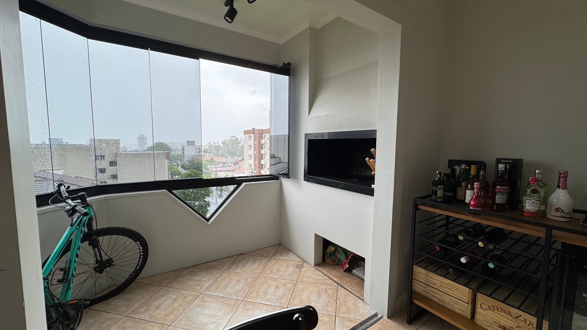 Apartamento de 2 dormitórios semi mobiliado - Foto 4