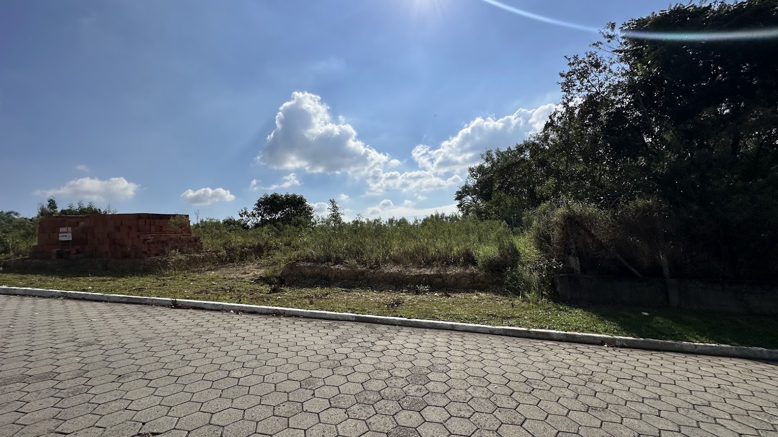 Terreno à venda no condomínio Porta do Sol, com linda vista!!