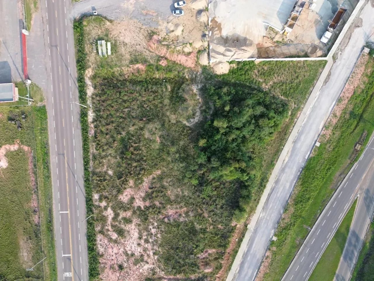 TERRENO COMERCIAL/INDUSTRIAL