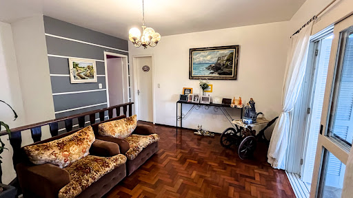 Casa no Centro com 5 dormitórios e Suíte - Foto 3