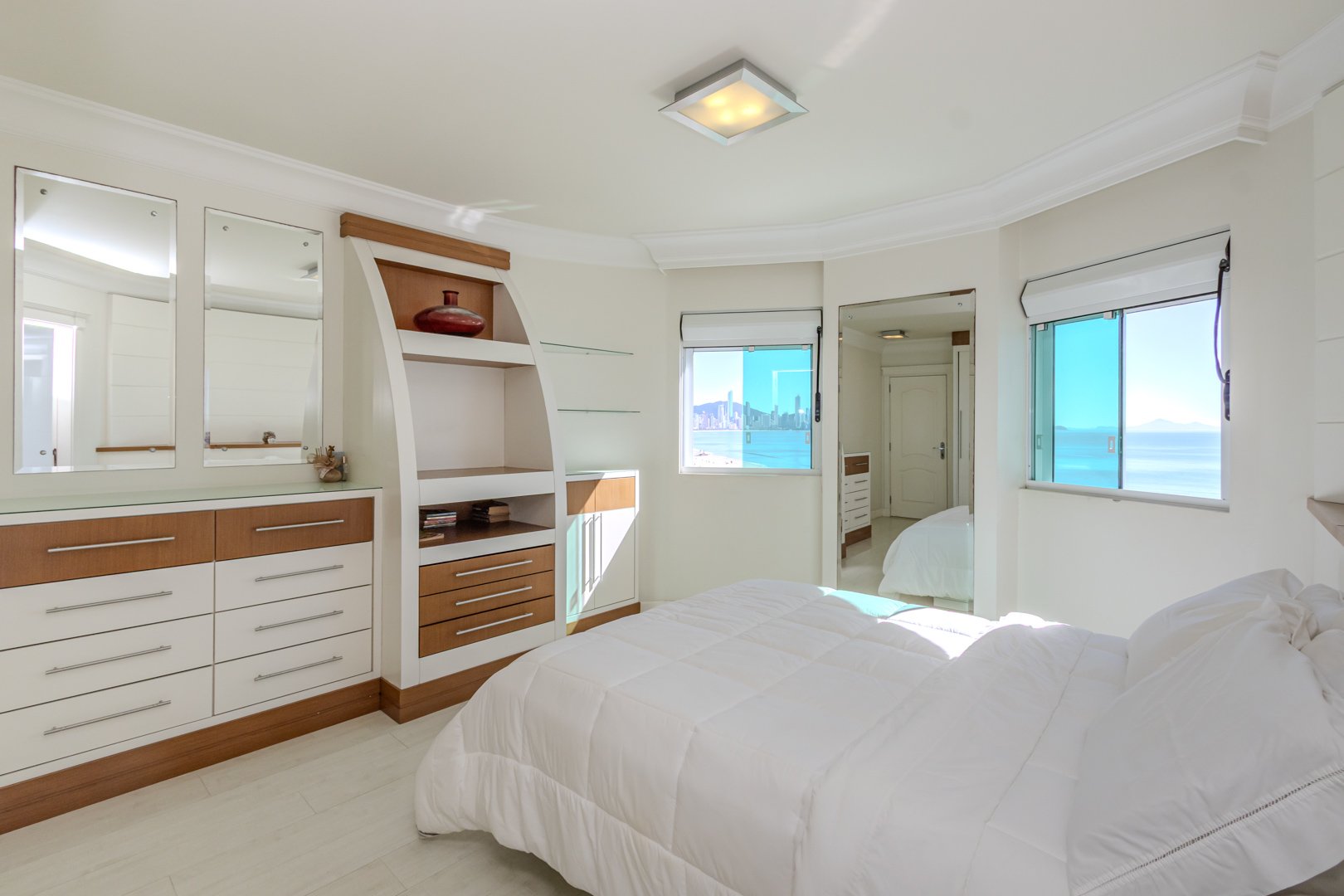 Apartamento Frente Mar em Villa Cora à venda no centro de Balneário Camboriú — foto 16