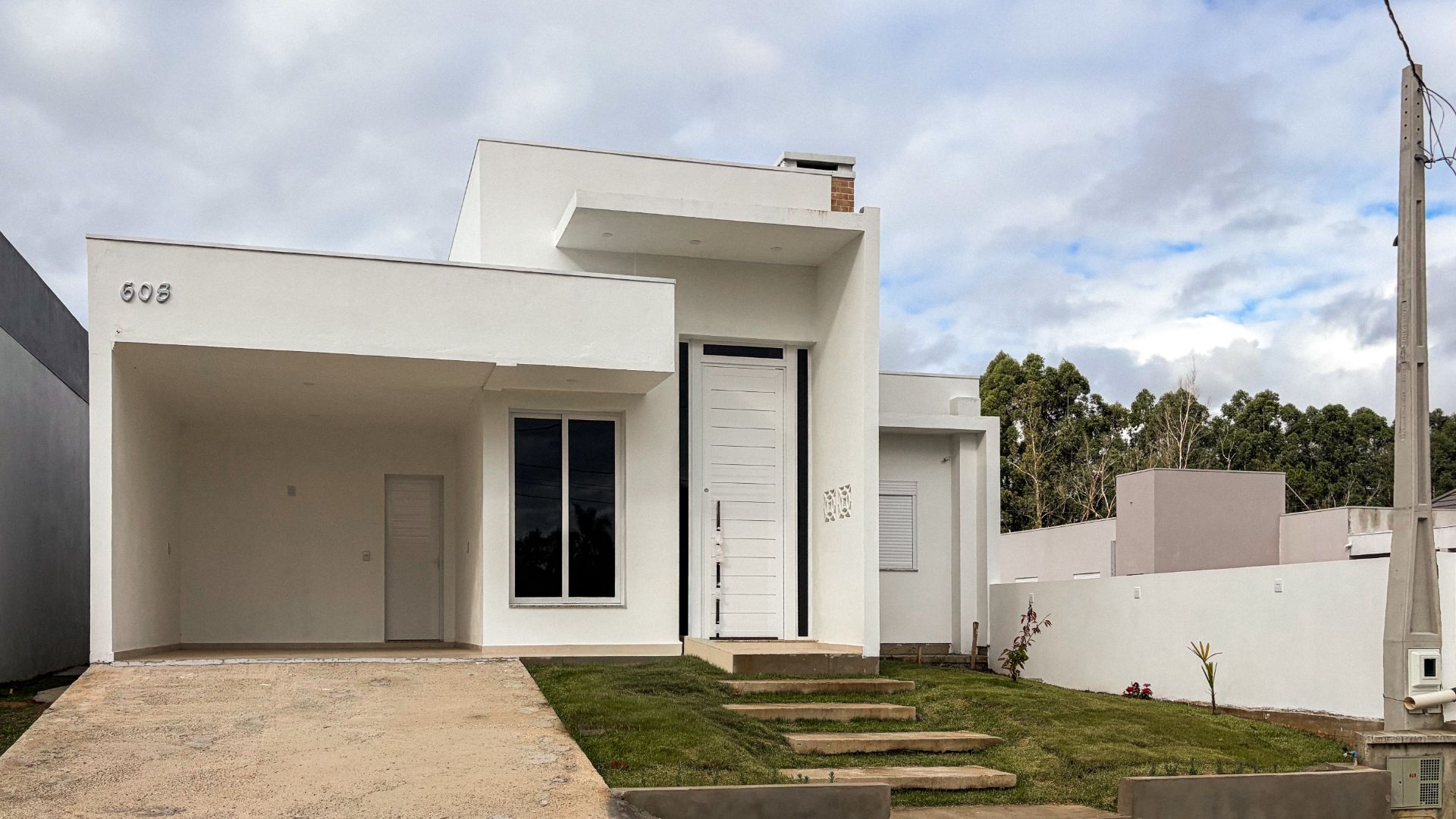 Casa no Bom Jesus com 2 dormitórios e pátio